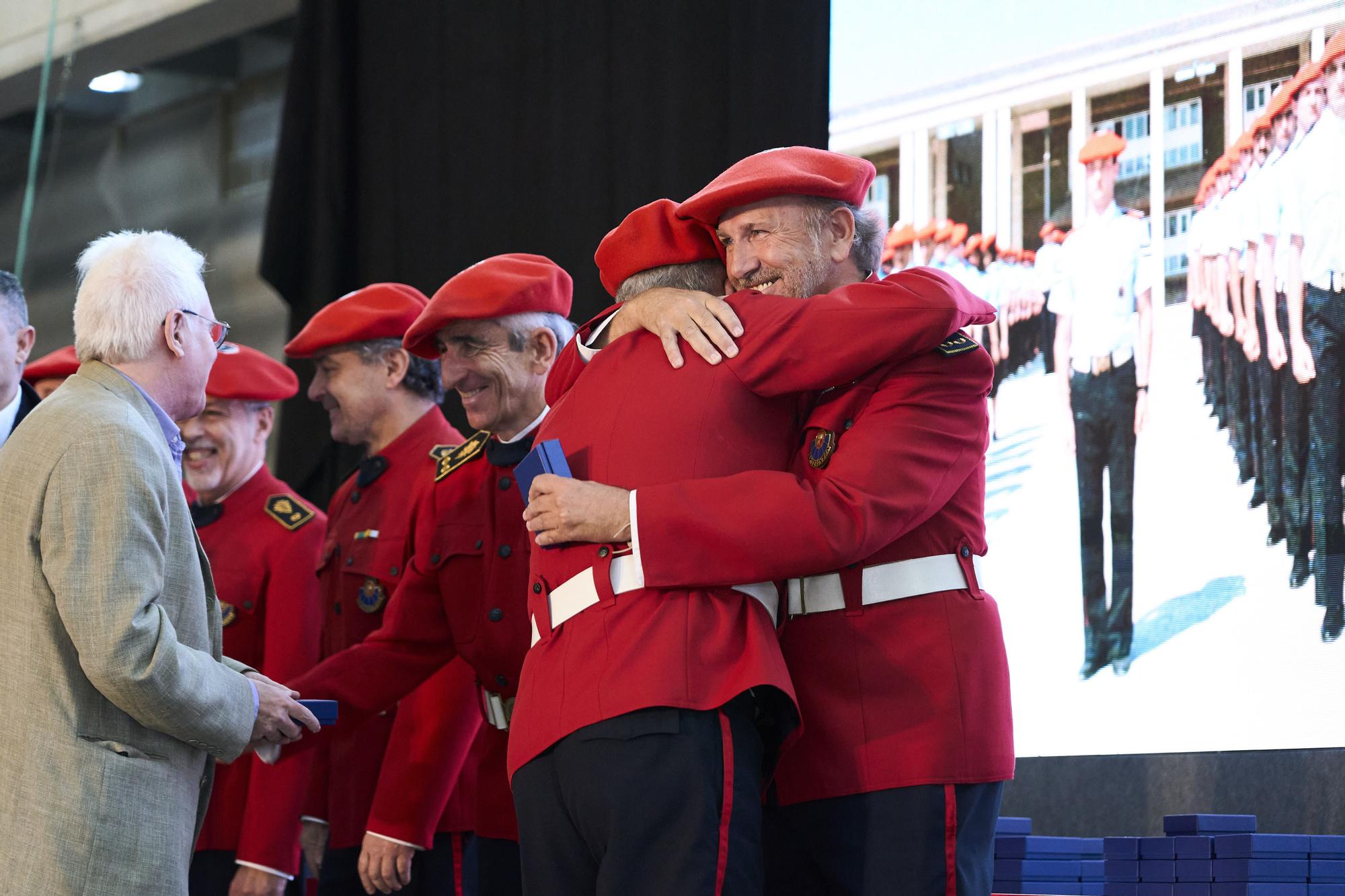 En imágenes: homenajean en Iurreta a los 444 ertzainas jubilados en 2024