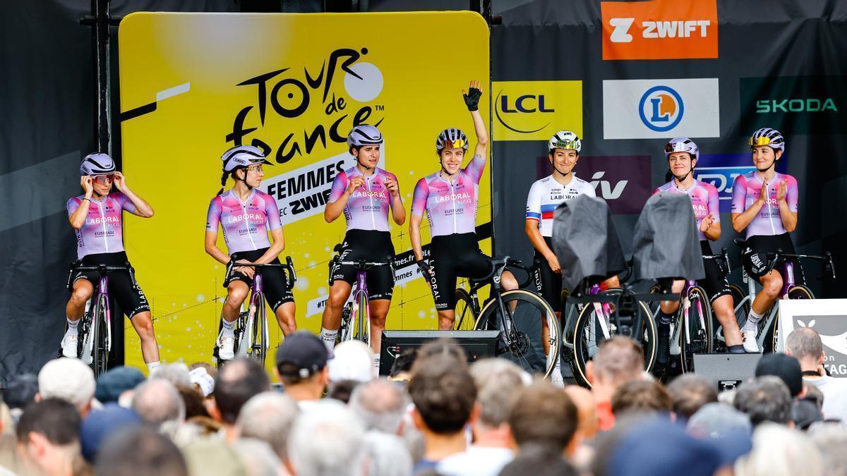 Presentación del Laboral Kutxa-Euskadi en la Tour de Francia femenino. Presentación del Laboral Kutxa-Euskadi en la Tour de Francia femenino.