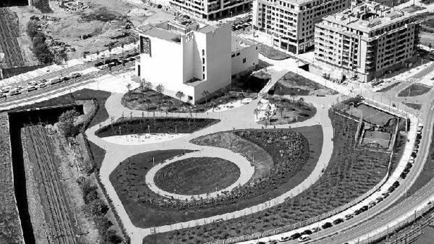 Foto aérea del Jardín de la Memoria, bajo el que Bildu desea construir la estación de autobuses.