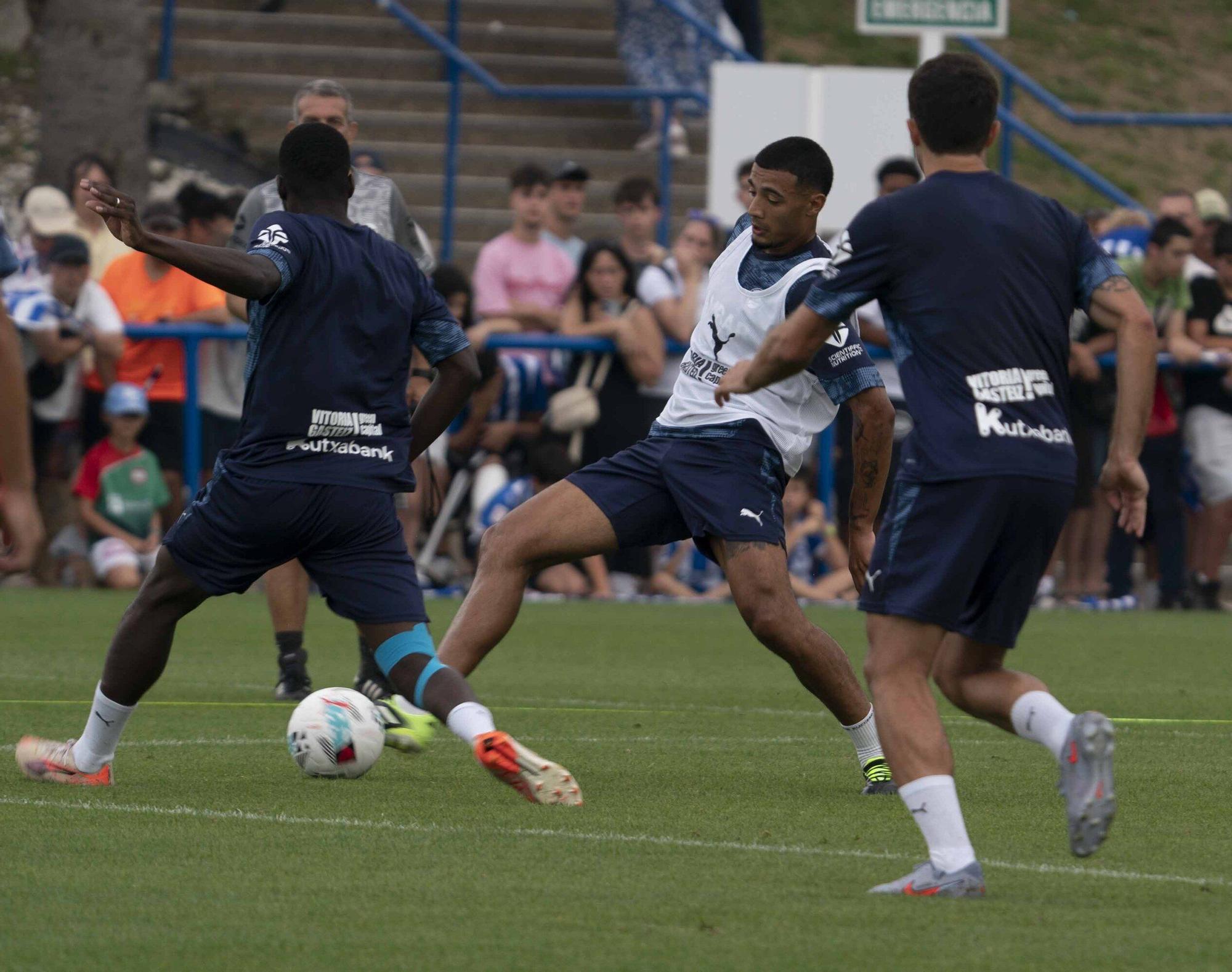 En imágenes: Una afición entregada al Alavés