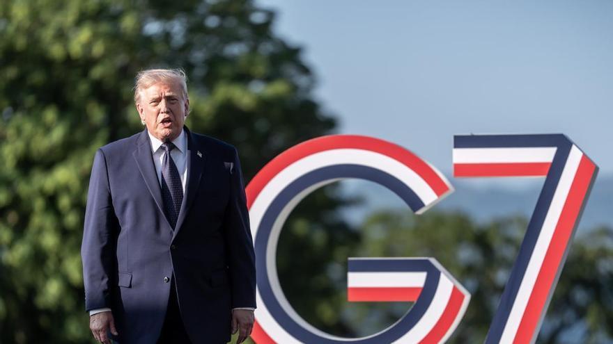 Trump anuncia que los barcos petroleros empiezan a salir del estrecho de Ormuz tras el pacto con Irán