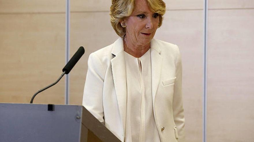 Aguirre, durante la declaración pública en la que anunció su dimisión como portavoz y concejala en el Consistorio madrileño.