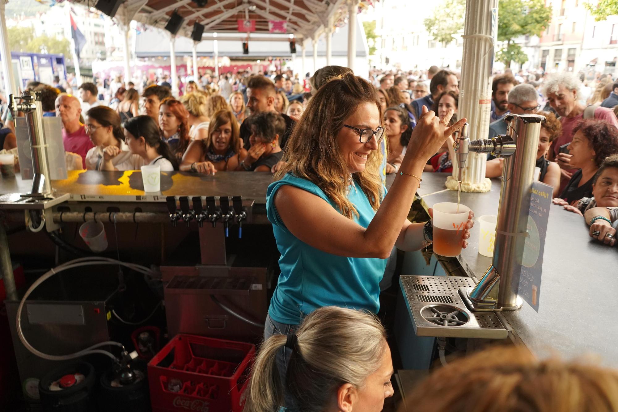 En imágenes: turno solidario por Aitana en la Pinpilinpauxa por Aste Nagusia
