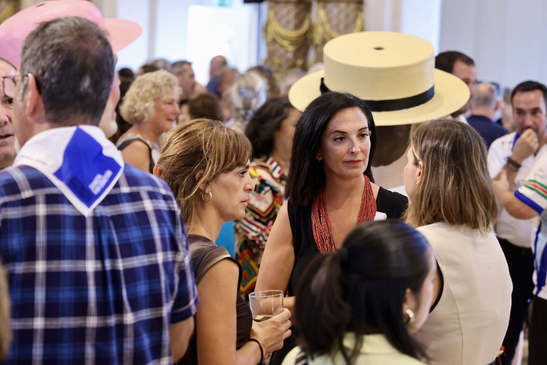 Goia recibe a las autoridades y agentes sociales