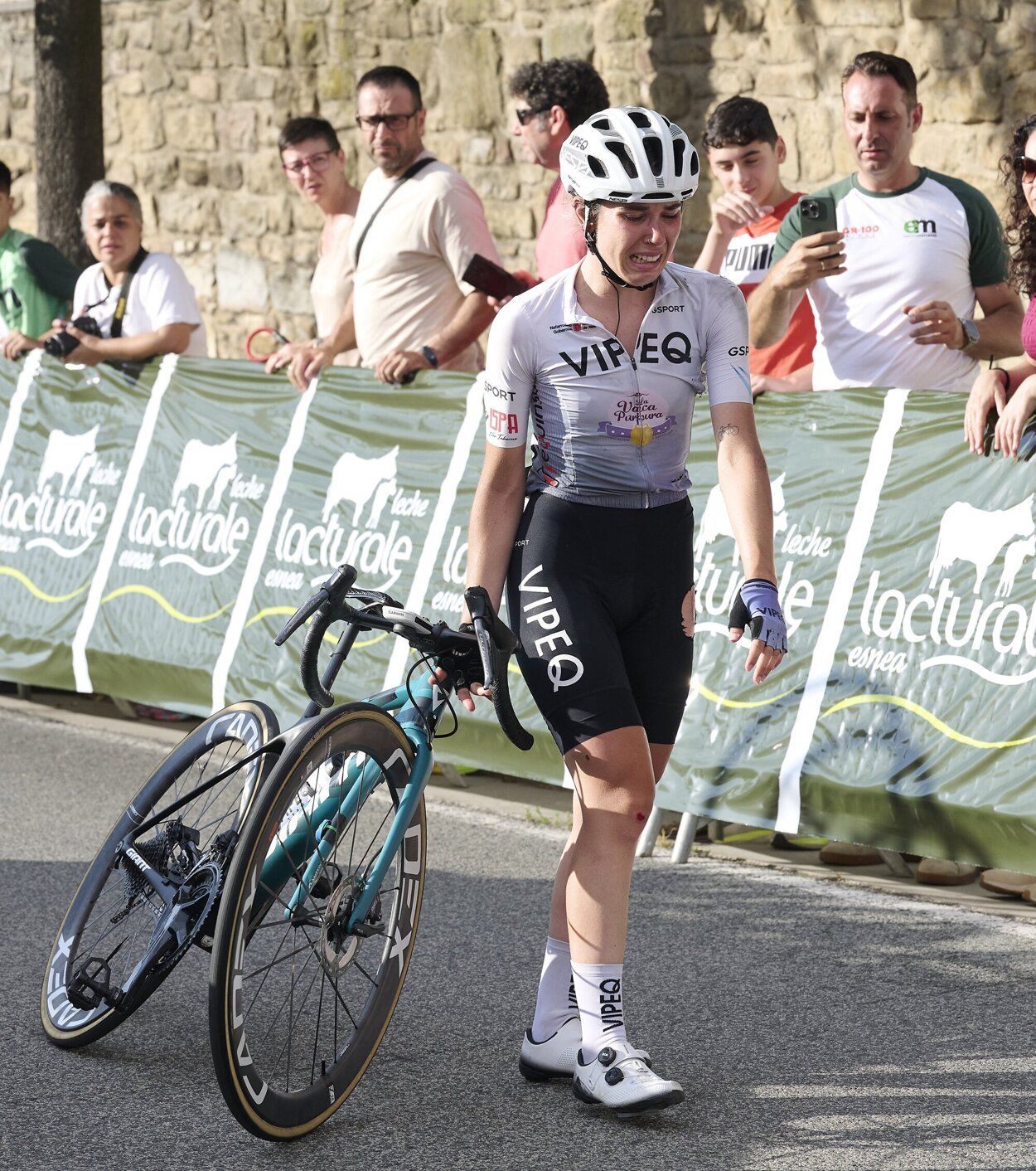 Irati Aranguren conquista la Vuelta Ciclista a Pamplona