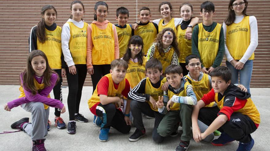 La Corporación Txiki de Zizur Mayor de este 2019 posa durante la jornada festiva del pasado lunes.