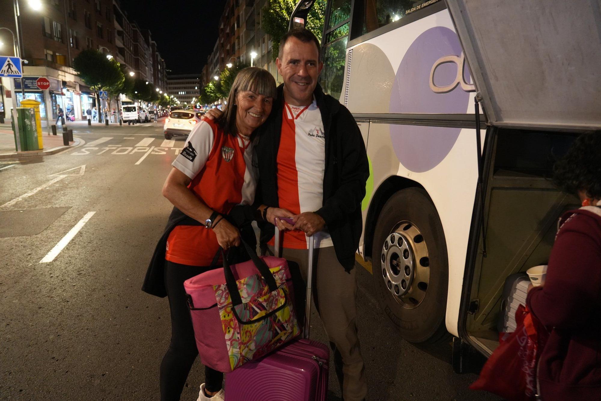 En imágenes: la Peña Deusto del Athletic pone rumbo a Dortmund