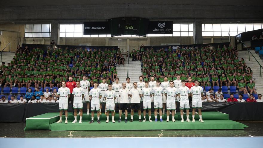 Fotos de la presentación de los equipos de Anaitasuna de balonmano
