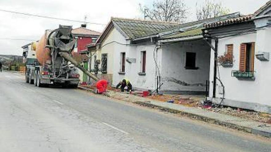 Obras recientes en la avenida de la Diputación.