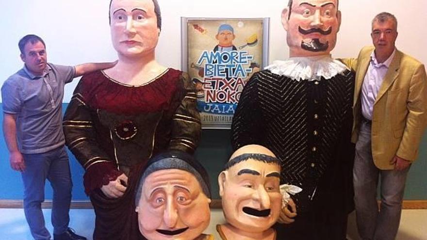 Agirrebeitia y Latxaga presentaron las fiestas de El Carmen.