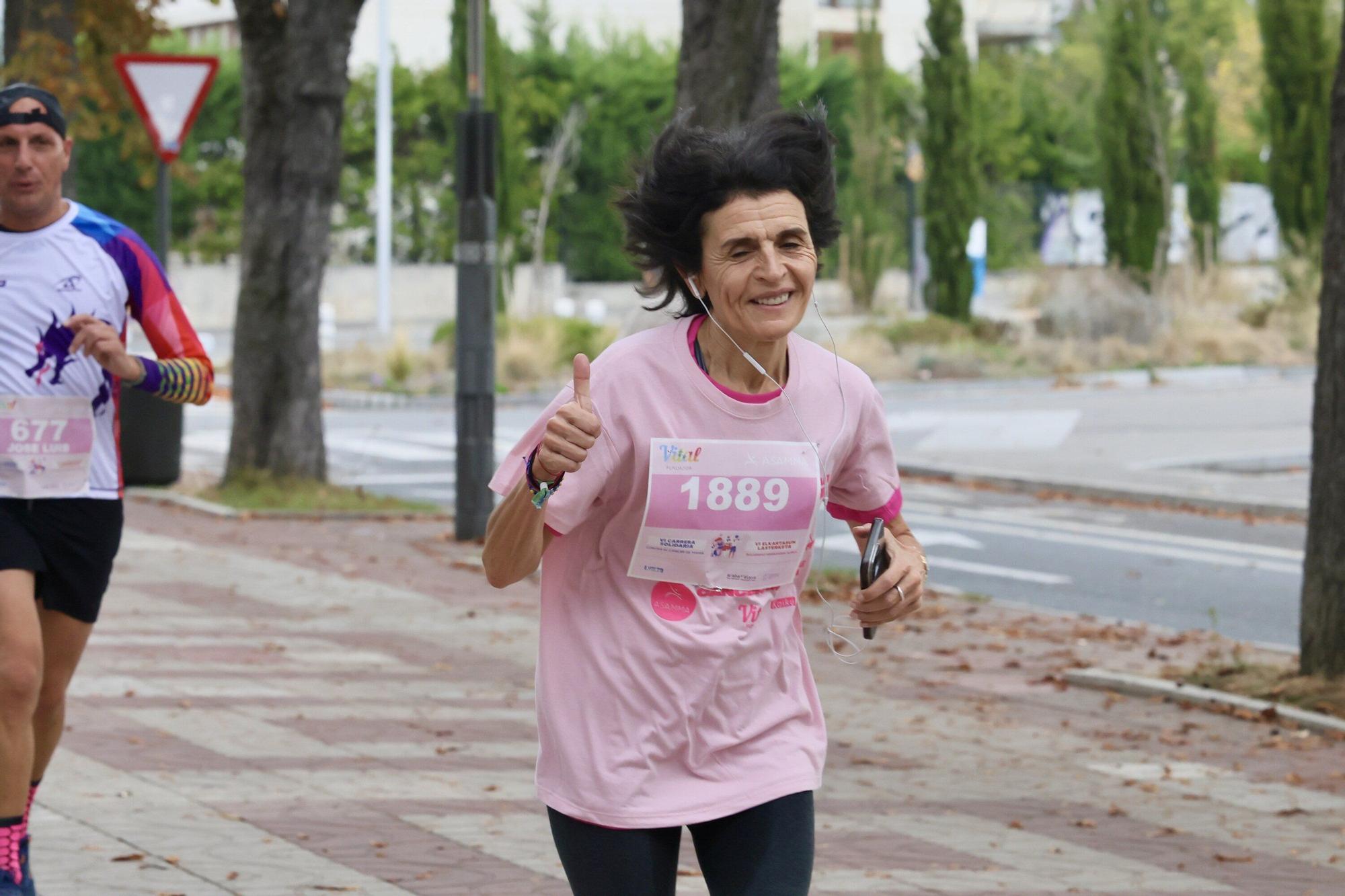 En imágenes: Vitoria se vuelca con la VI Carrera Solidaria contra el Cáncer de Mama