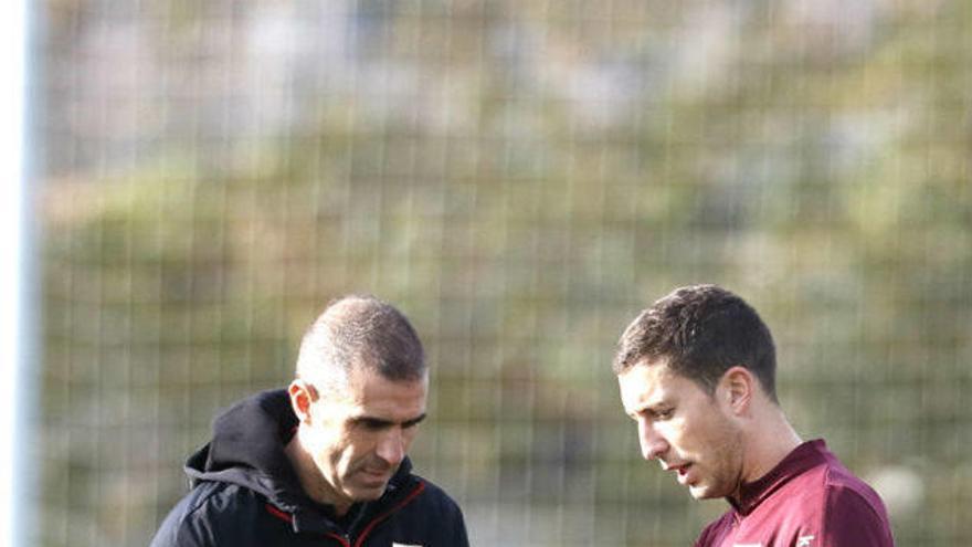 De Marcos vuelve al lateral ante el Barcelona