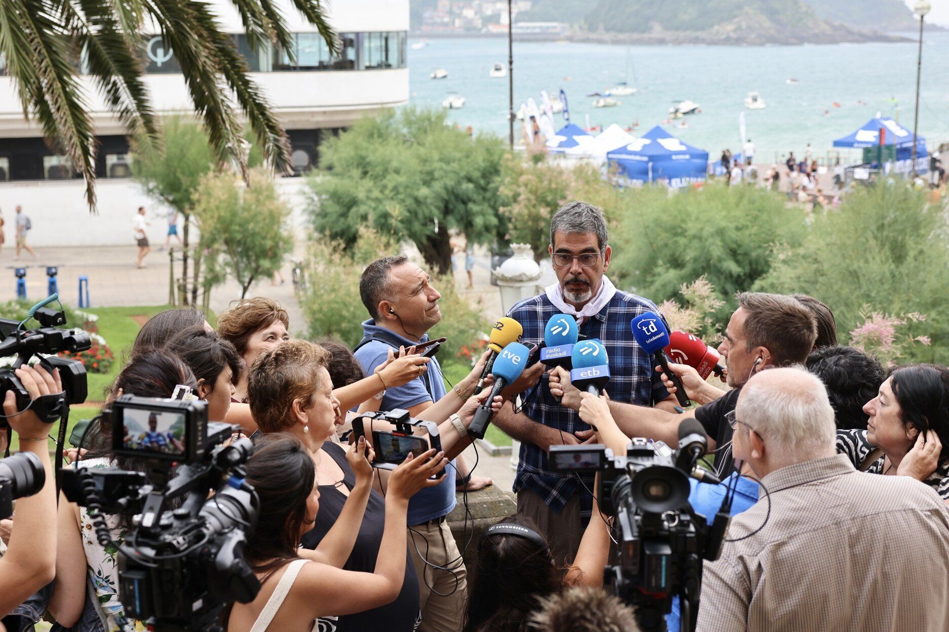 Goia recibe a las autoridades y agentes sociales