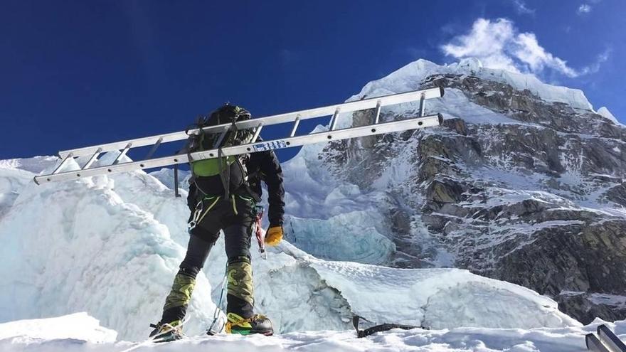 Txikon alcanza el campo 1 del Everest