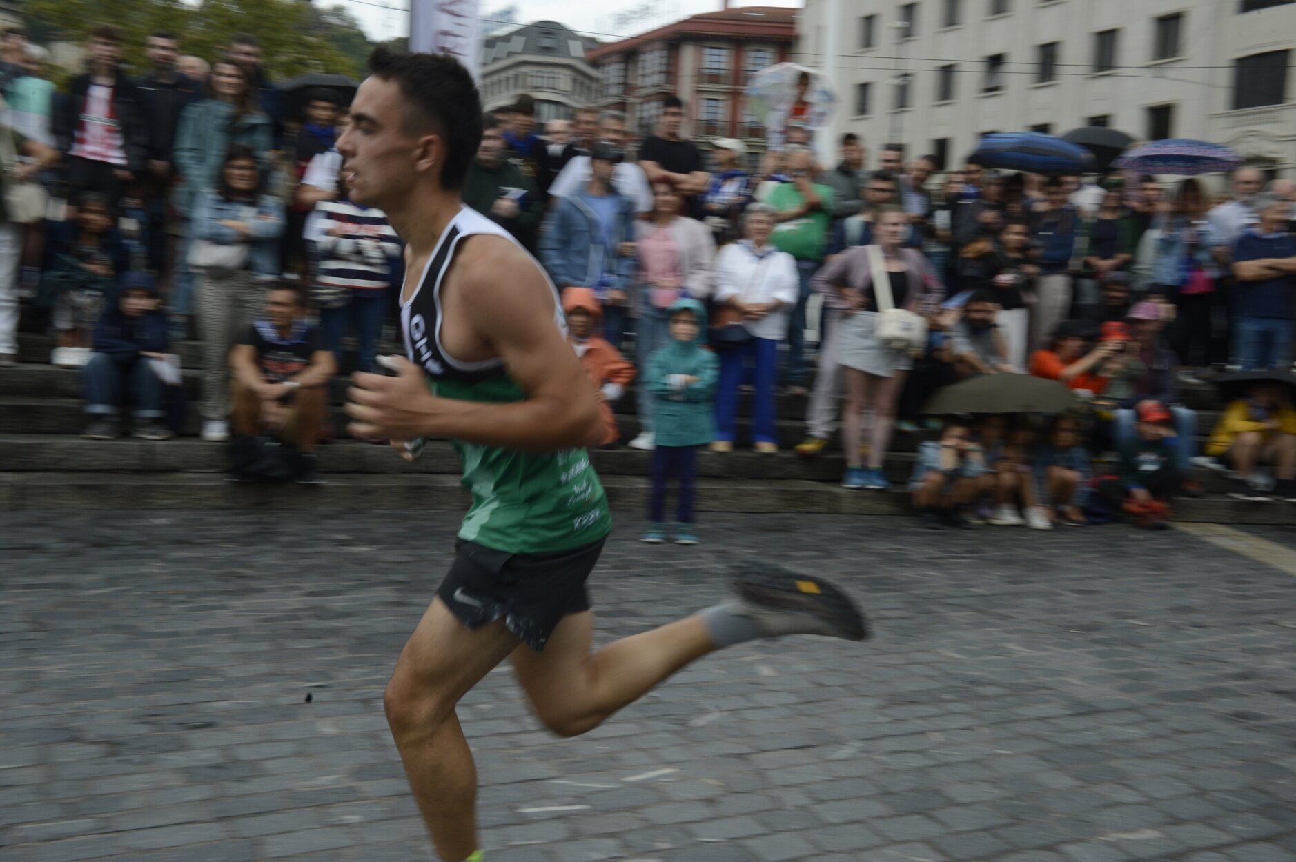 En fotos: herri kirolak en la plaza del Arriaga