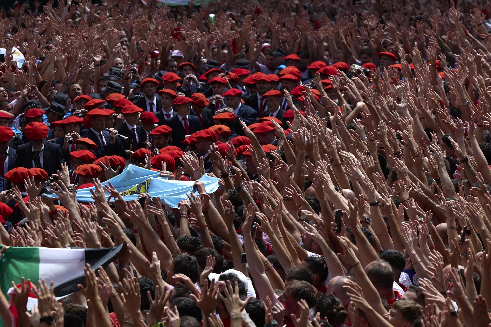 Fotos del  Chupinazo de San Fermín 2025 en Pamplona: ¡La fiesta más internacional se enciende con un grito solidario por Palestina!