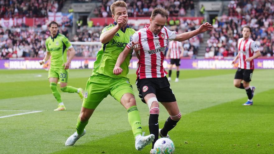 La Premier League busca patrocinadores con urgencia