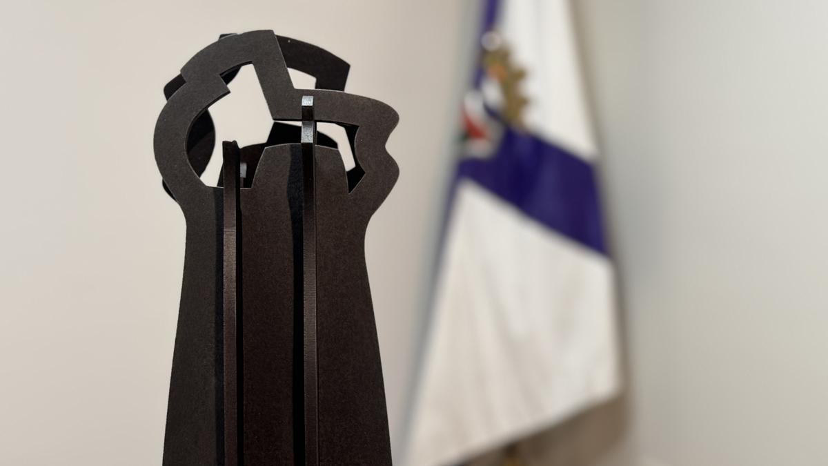 Escultura, creada por Iñigo Arregi, que se entregará a la familia de Enrike Gómez &#039;Korta&#039;.