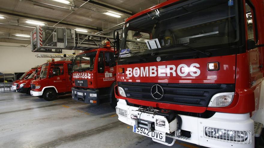 Dos trabajadores trasladados al HUN tras un incendio en una empresa de residuos de Berrioplano