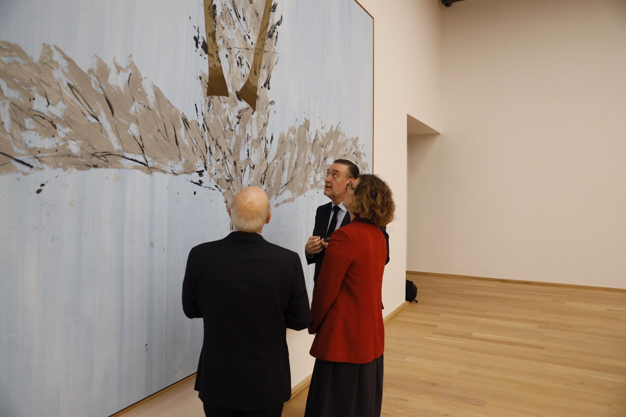 El edificio moderno del Bellas Artes reabre con Baselitz, el artista que decidió pintar el mundo al revés