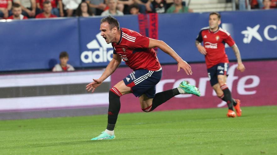 La Real se aprovecha del despiste de Osasuna