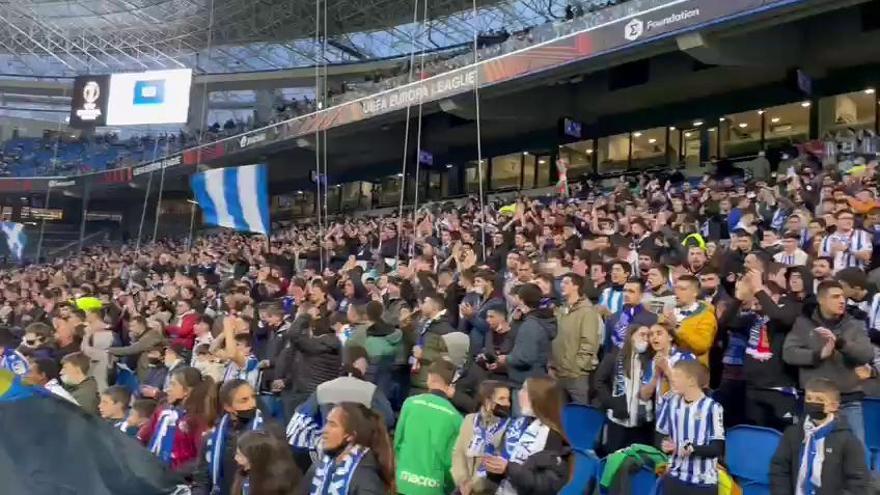 Aficionados realzales antes del partido
