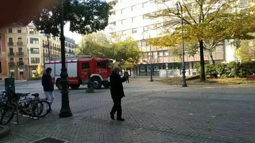 Incendio de un compresor en el paseo Sarasate de Pamplona (I)