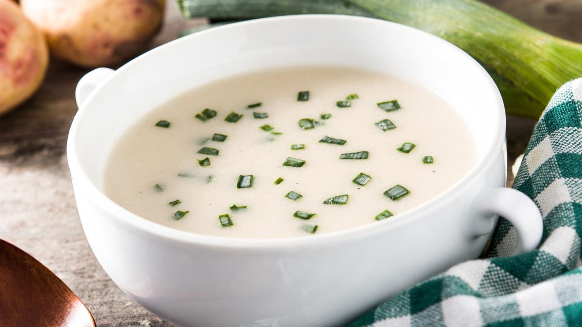 Para hacer la vichyssoise tradicional se usa solo la parte blanca, pero no hay que tirar la verde.
