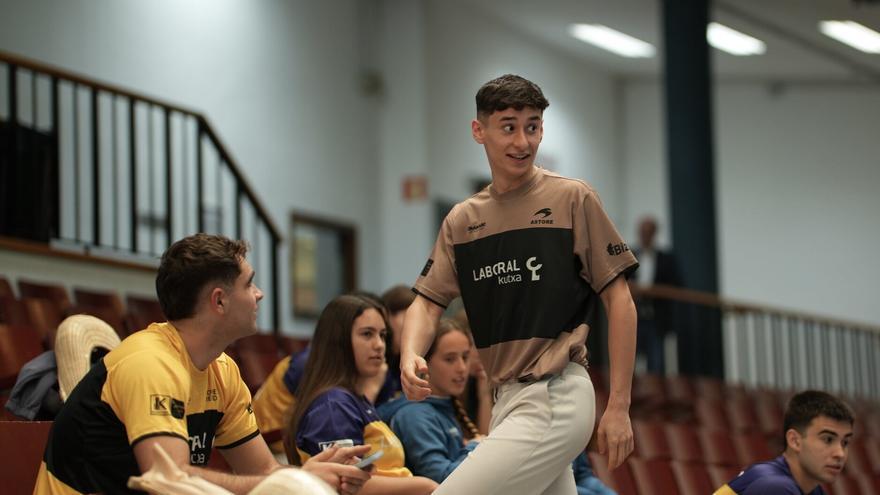 Eñaut Astelarra, suplente del lesionado Olharan en el Bilbao Iron Cup de cesta punta