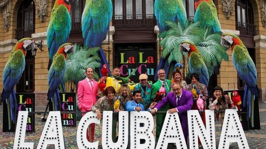La compañía teatral La Cubana ha presentado la obra &quot;Adiós Arturo&quot;, con la que protagonizará la programación de Aste Nagusia del Teatro Arriaga de Bilbao