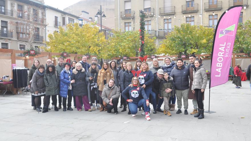 El comercio local de Tafalla sale a la calle para dar la bienvenida a la Navidad