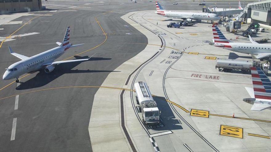 Dos aviones chocan en pista en Nueva York ante la escasez de controladores en EEUU