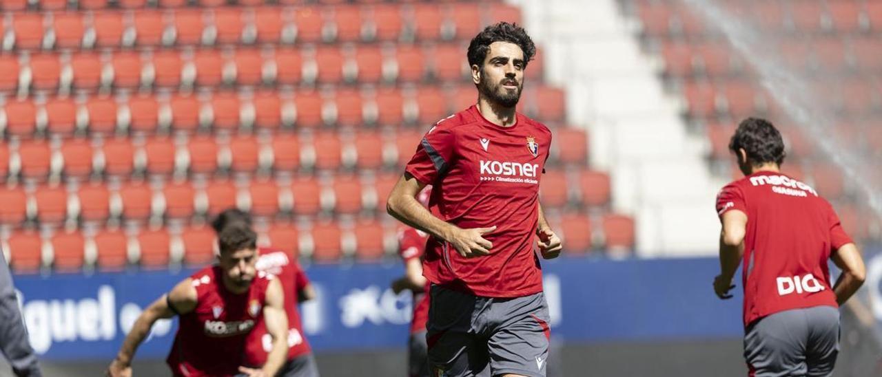 Osasuna se ejercita a puerta cerrada en El Sadar para preparar la final de Getafe