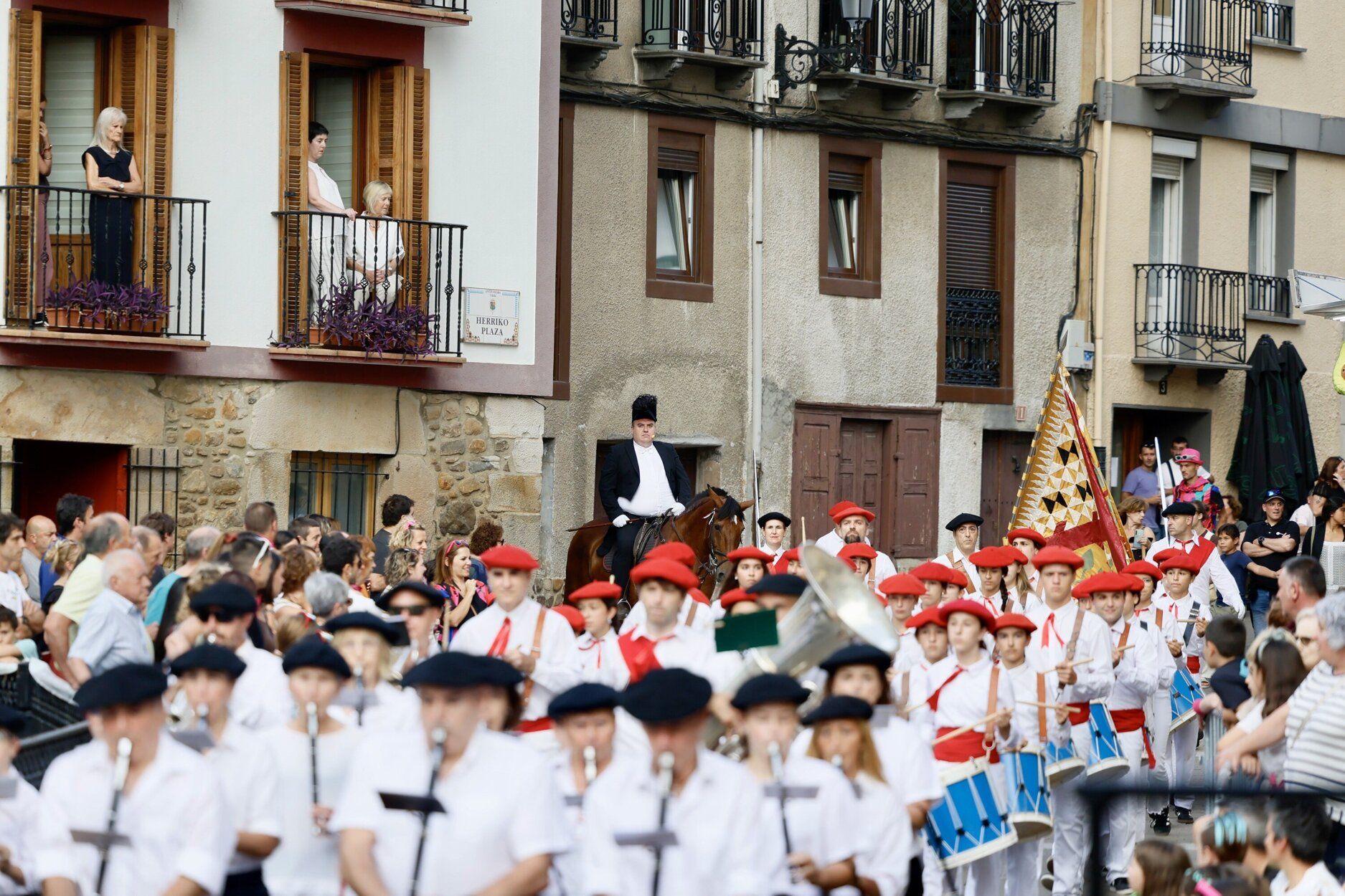 Las mejores imágenes del Alarde de Antzuola