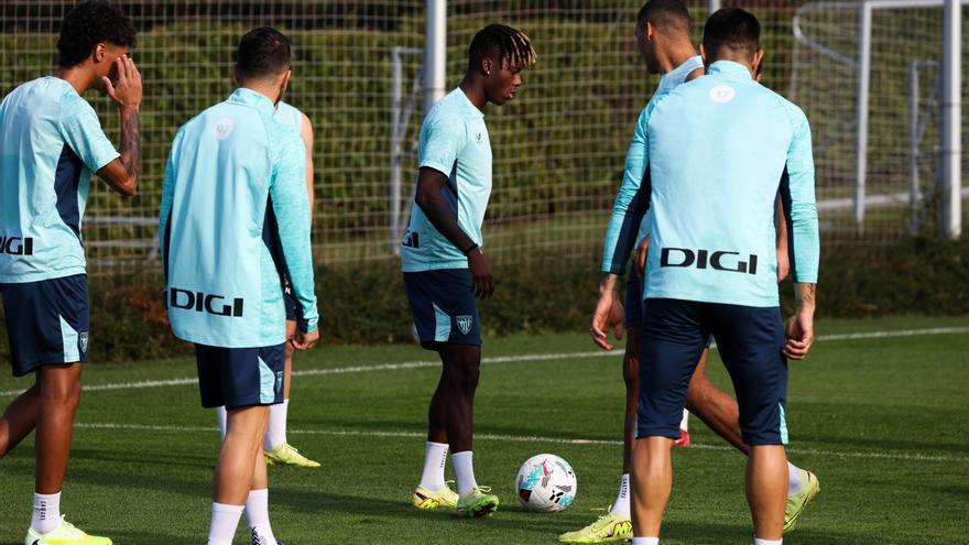 Nico Williams vuelve al grupo