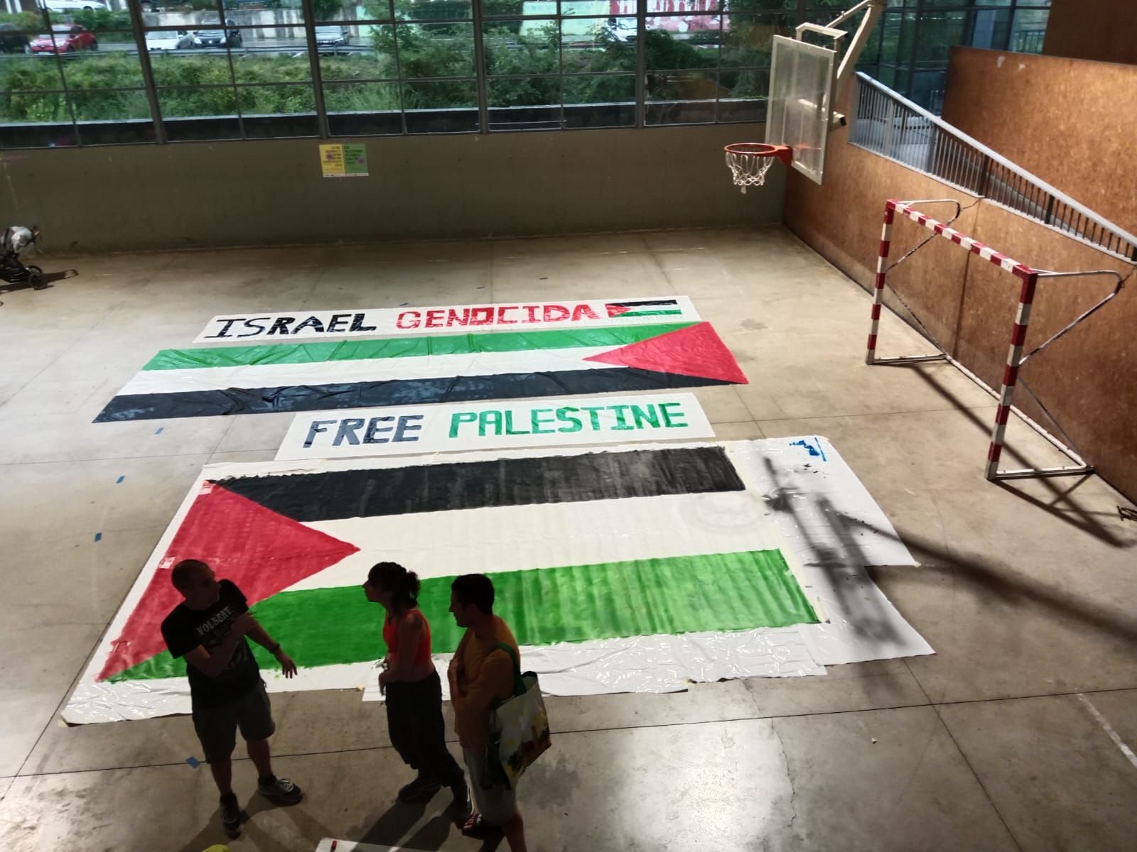 La Vuelta: el Valle de Roncal protesta contra el genocidio de Gaza