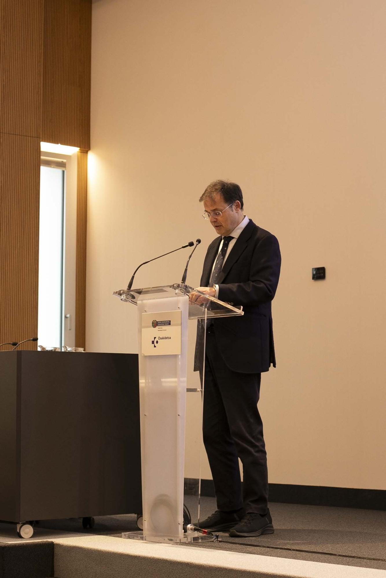 En imágenes: Así es SAAKI, el nuevo robot pediátrico que ayudará a los niños ingresados en el HUA-Txagorritxu