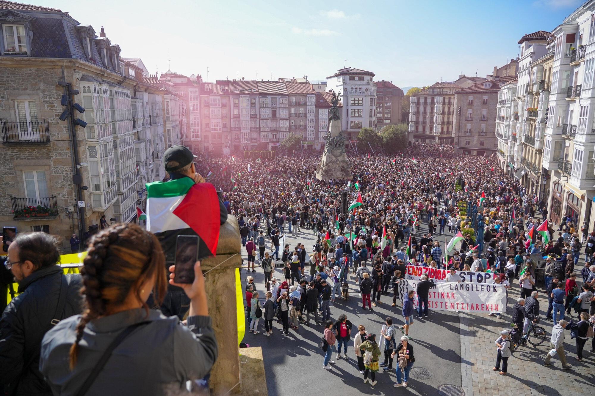 Manifestación en favor del pueblo de Gaza en Vitoria
