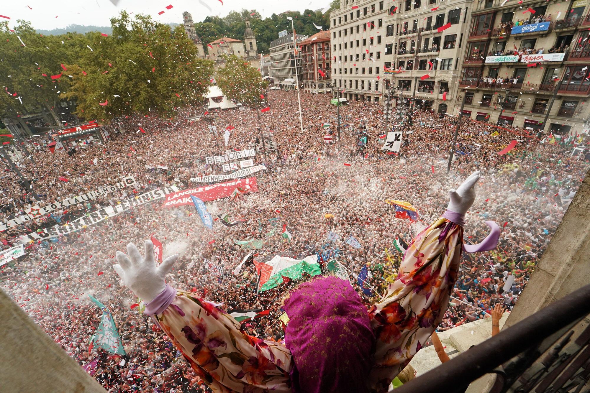 Bilbao está de fiesta: fotos del primer día de Aste Nagusia 2025