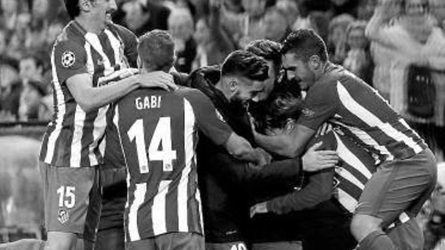 Griezmann y Gameiro aseguran el primer puesto