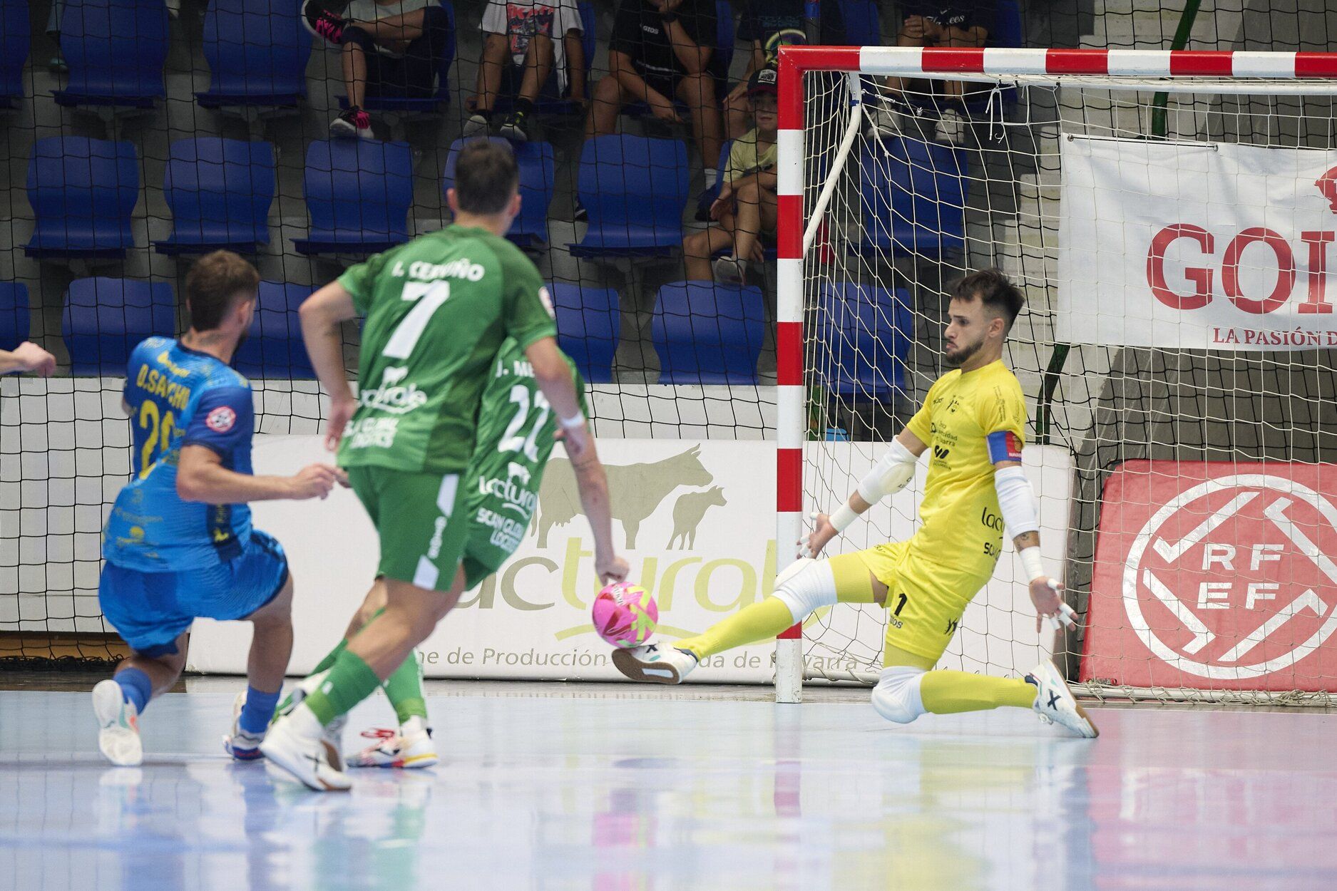 Fotos de la victoria de Osasuna Magna Xota frente a Peñiscola (5-4)