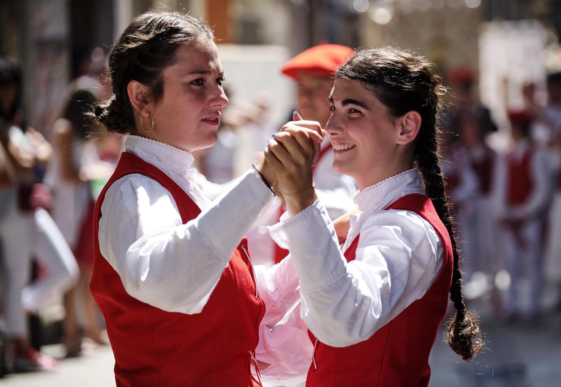 Fotos de la procesión y la pañuelada de este domingo en fiestas de Estella-Lizarra
