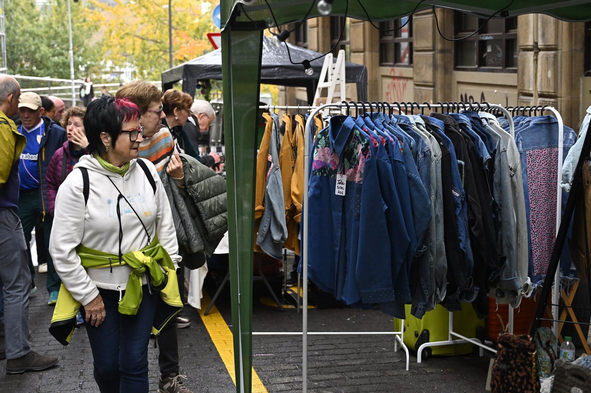 En imágenes: el mercado del Dos de Mayo se viste de Navidad