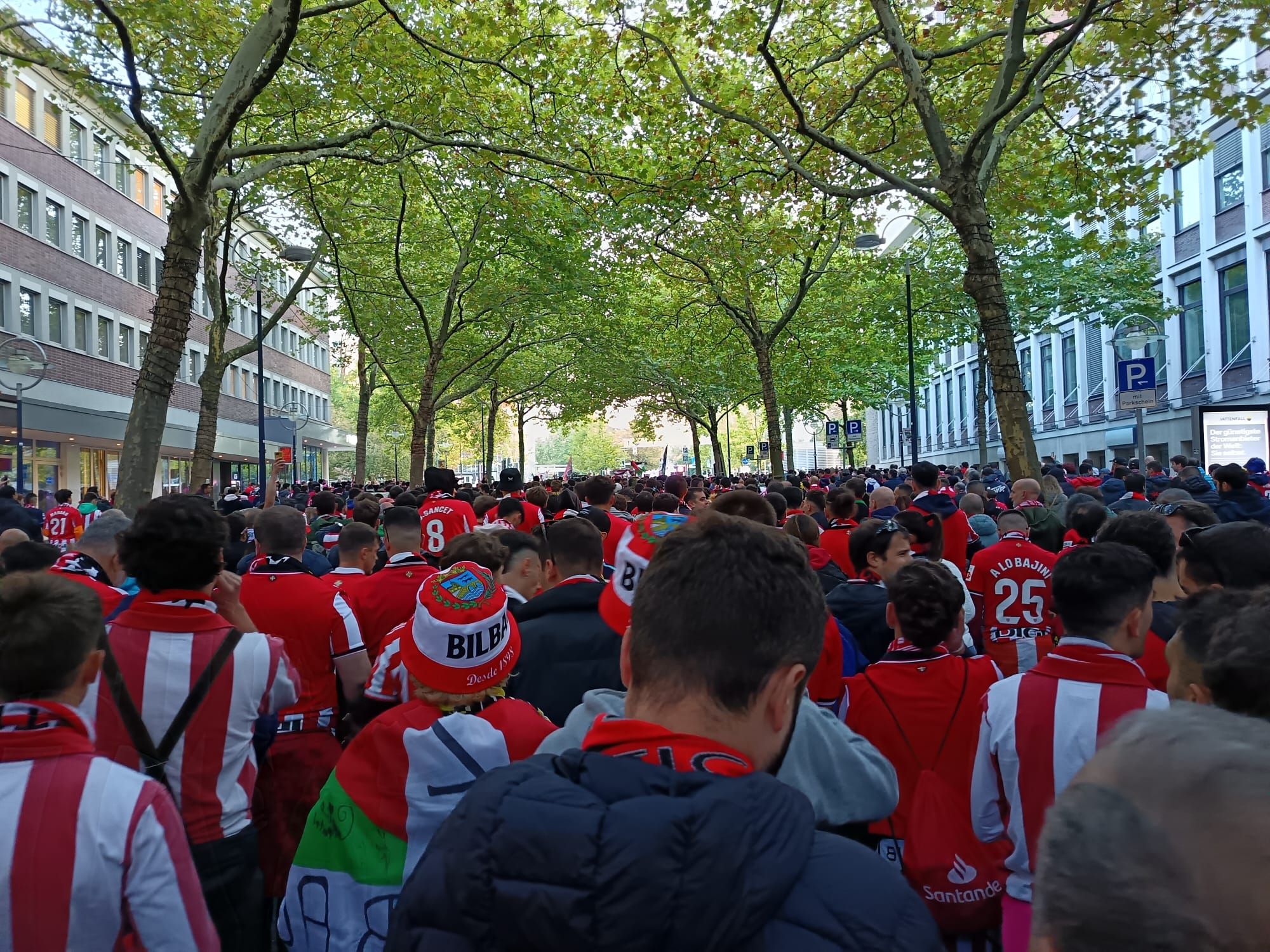 Kalejira del Athletic hasta el campo del Dortmund