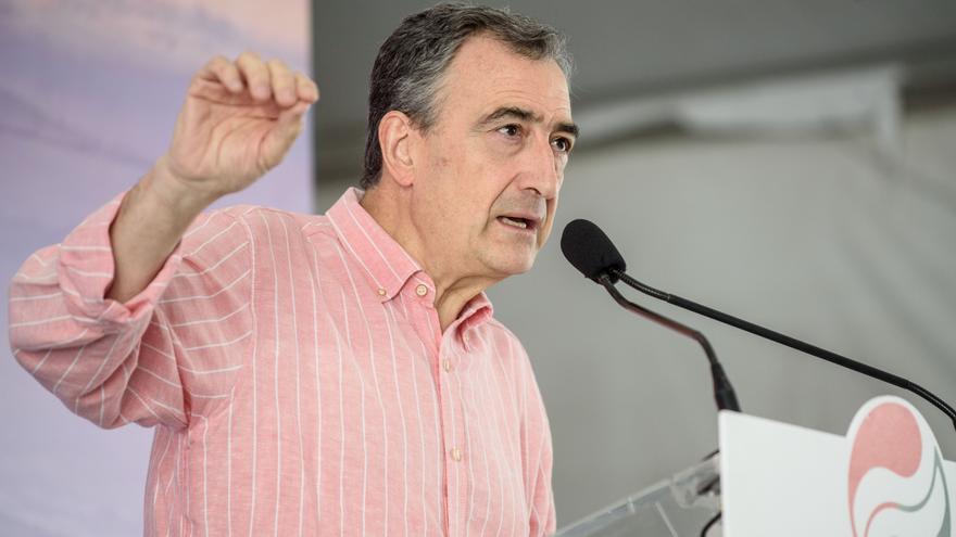 Esteban critica que el PP pida el apoyo del PNV a una moción mientras abre el camino a Vox