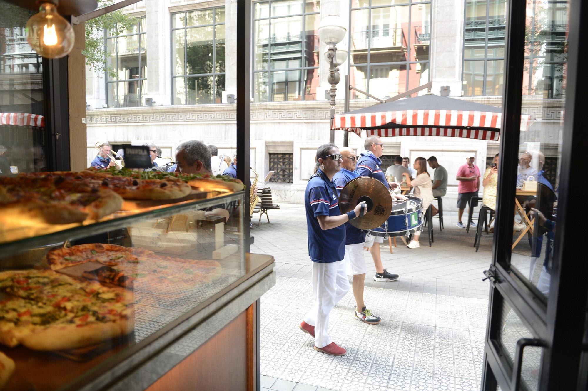 En imágenes: Fanfarria, potes y... mucha diversión en Aste Nagusia