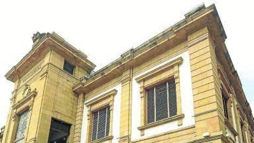 El edificio Pescadería mantiene el plan para acoger canchas deportivas