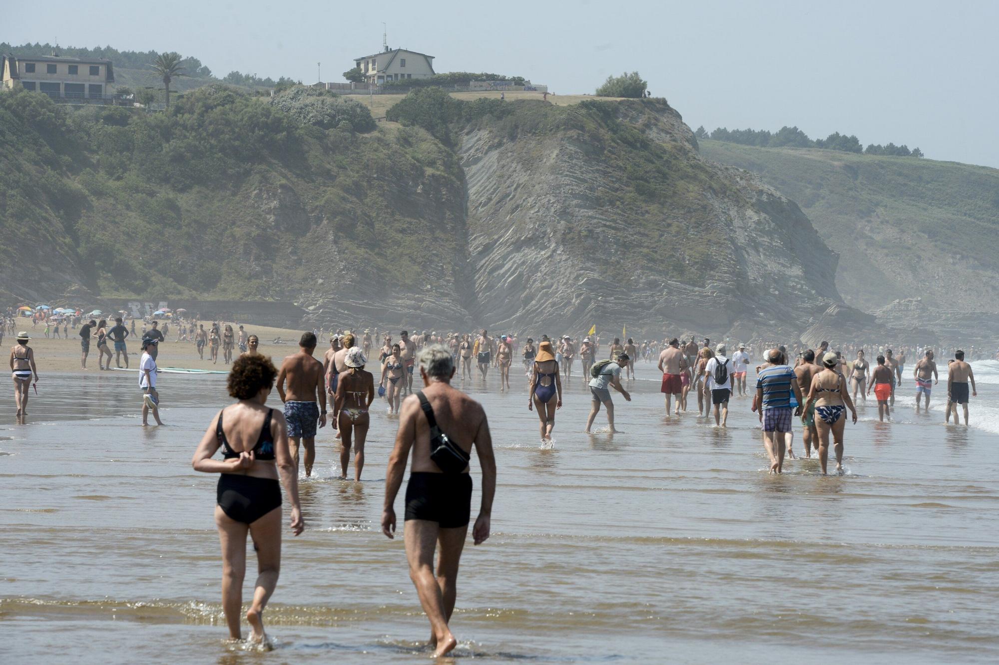 En imágenes: La previsión de calor se prolonga al martes en Euskadi