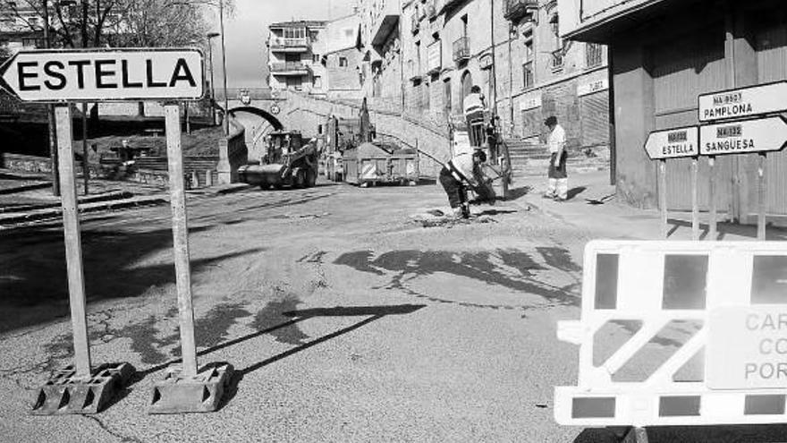 Cerrada seis horas la avenida de Estella en Tafalla