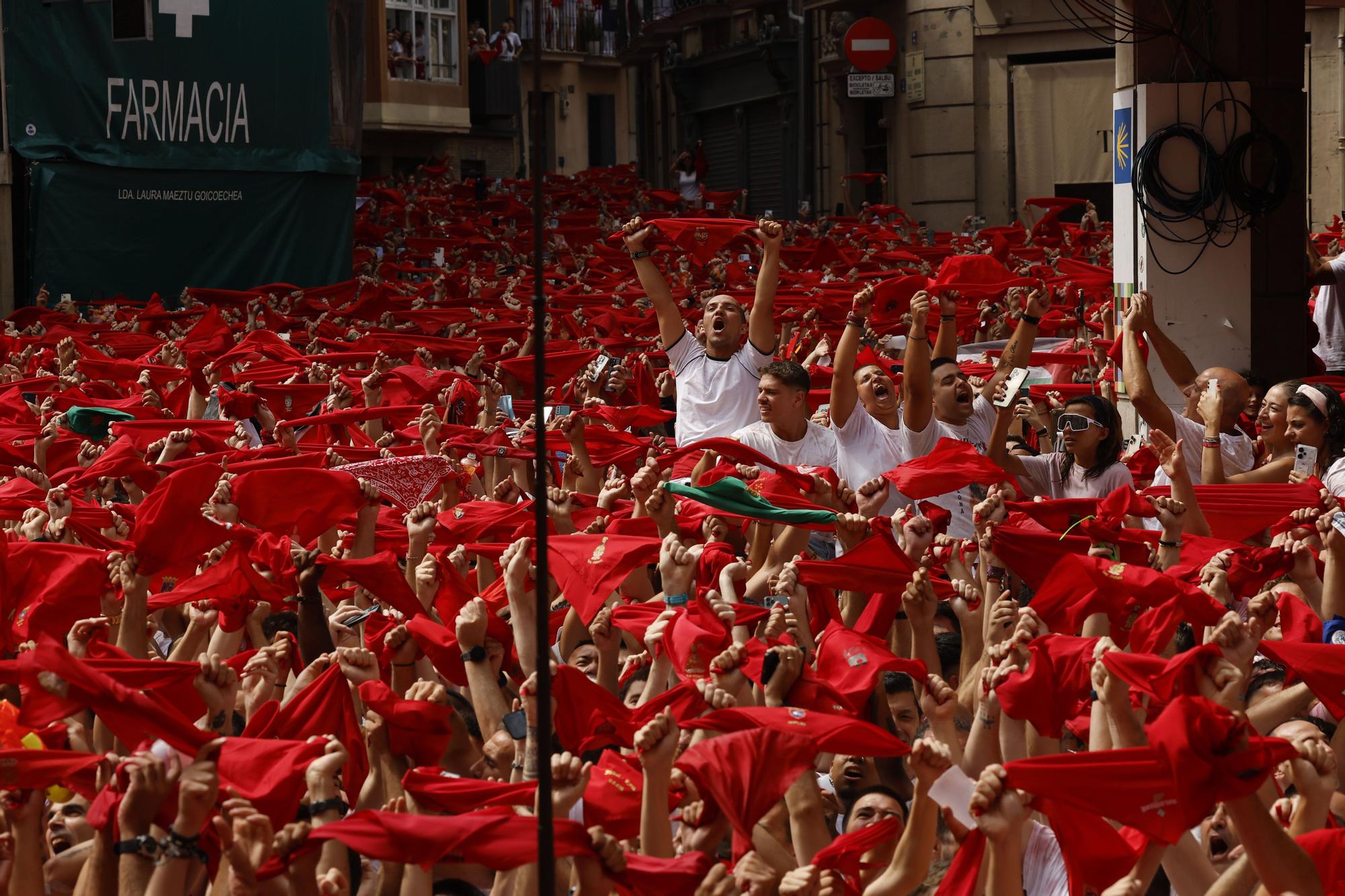 Fotos del  Chupinazo de San Fermín 2025 en Pamplona: ¡La fiesta más internacional se enciende con un grito solidario por Palestina!